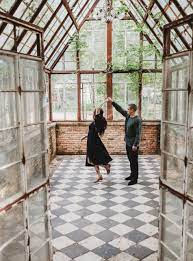 Caught This Cute Couple Having Some Fun During Their Family Photoshoot At Sekrit Theater In Austin Texas Austin Photos Austin Vacation Location Photography