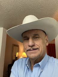 Hi! I'm new to this group. I recently joined because I love old cars