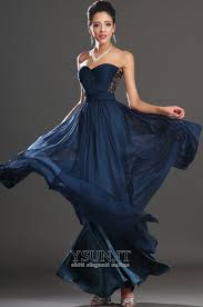 Ogni abito di chiffon, nonostante un eventuale taglio casual, appare sempre molto elegante, rendendosi così il compagno perfetto per ogni donna solita all. Abiti Eleganti In Chiffon