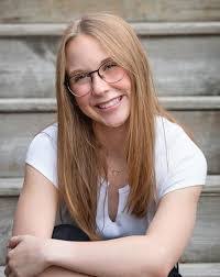 Tina Leininger's Instagram, Twitter & Facebook