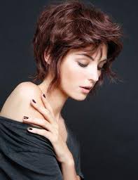 Les Coupes De Cheveux Tendance De L Automne Hiver 2018 2019 Coupe De Cheveux Tendance Coupe De Cheveux Cheveux Courts Nuque Longue