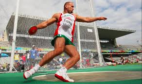 The early discs were made of unwrought bronze and iron and the discs were given to the winner. Top 10 Discus Throw World Record 2021 Updated