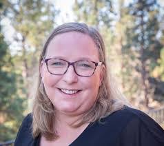 Holly Burdick's Instagram, Twitter & Facebook