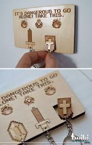 Legend Of Zelda Keychain Holder Decor Geek Idee Deco Geek La Legende De Zelda