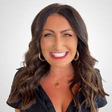 Kristen Chatham's Instagram, Twitter & Facebook