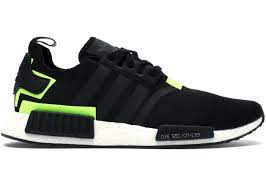 Nmd kombiniert reines adidas erbe mit modernen materialien, um einen futuristischen stil zu kreieren, der auf den straßen mitschwingt. Adidas Nmd R1 Black Volt Bd7751