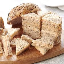 Pain Surprise Marin 32 Toasts Petits Fours Canapes Pains Surprise Aperitifs Notre Carte