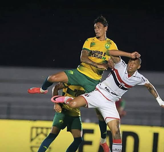 Cuiab&aacute; vence o Botafogo-SP e se aproxima da zona de playoffs da S&eacute;rie B - AG&Ecirc;NCIA ESPORTE