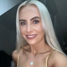 Melodie Grace (@melodiemoments)