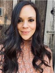 Lora Quinn's Instagram, Twitter & Facebook