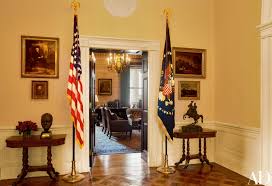 The Obama Family S Stylish Private World Inside The White House Inside The White House White House Interior Celebrity Houses
