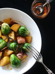 水分を加えず油脂で煮ることで ガッツリホクホクの味わいが生まれ ワインのお供にも最適 elle a table はおしゃれで簡単なレシピが満載 レシピ 和食 レシピ 芽キャベツ