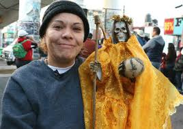 Conjureman ali provides practical steps on how to establish a relationship with this powerful spirit, and how to properly work with her while respecting her cultural background. Inside A Mass For Mexico S Santa Muerte Insight Crime