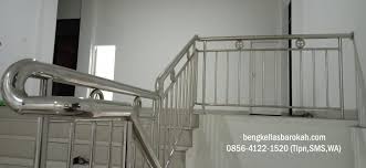 Design interior rumah minimalis yang sederhana hingga saat ini juga masih banyak di minati oleh masyarakat, karena selain memberikan kesan modern dan murah, desain interior rumah minimalis juga sangat mudah dibuat. Railing Tangga Stainless Minimalis Semarang 750 Ribu Meter