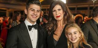 Isa Hoes Heeft Veel Respect Voor Zoon Merlijn Het Proces Was Voor Hem Heel Confronterend En Emotioneel Story