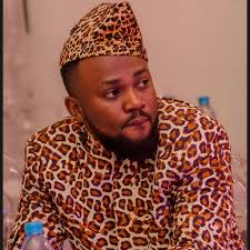 📢 De la LUCHA à l'AFC/M23 ! LUMUMBA KAMBERE MUYISA, ancien militant de la  LUCHA, vient d'être nommé porte-parole du gouverneur rebelle de l'AFC/M23 (  GOMA). 🔁 Mutation stratégique ou vengeance personnelle ?