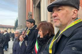 La Preghiera del Coltivatore letta dal presidente di Coldiretti Varese Pietro  Luca Colombo, l'intervento delle autorità (oltre al presidente e al  direttore Rodolfo Mazzucotelli, il sindaco di Ferno Sarah Foti con  vicesindaco