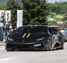 Black And Yellow Lamborghini Huracan Black Gold Huracan Lambo Super Cars Lamborghini Huracan Lamborghini