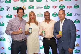 También encontrarás en la sección de juegos de vestir diferentes estilos como el emo, manga, gótico, estilo retro o pinup. Republica Dominicana Cerveza Presidente Lanza Plataforma Beisbol Mundo Cerveza