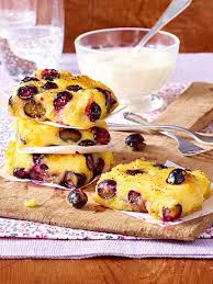 Blaubeer Polentaschnitten Mit Creme Fraiche Rezept Lecker Rezepte Polentaschnitten Polenta Suss