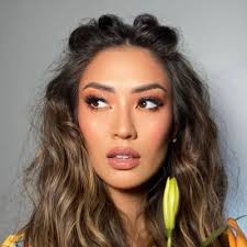 Zulia Serrano 🐽 (@serranozuu)