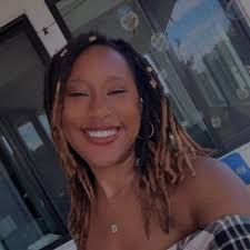 Bailey Barton (@_baileyblue)