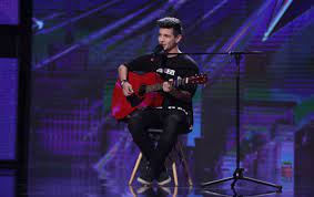 Românii au talent din nou, astăzi, 15 martie 2019, de la ora 20:30 la pro tv. Romanii Au Talent Sezonul 9 Denis Lupan A Impresionat Cu O PiesÄ The Motans Ea Pentru Mine Era Totul Romanii Au Talent Protv