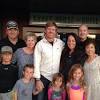 The estimated net worth of chip gaines is $12 million as of october 2020. Https Encrypted Tbn0 Gstatic Com Images Q Tbn And9gcq078oxiut85etpib2cz9vanuerv40hhjluap85kss Usqp Cau
