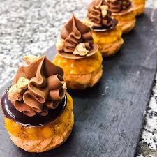 Thomas Alphonsine On Instagram Religieuse Mangue Chocolat Au Lait Mango Mangue Choux Chocolat Chocolat Pastry Appetizer Baking And Pastry Fun Desserts