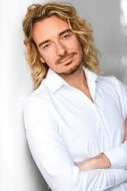 Moving New Single 'Torn' Sees Steve Major Stand In Solidarity With Ukraine