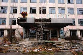Pltn chernobyl menggunakan desain reaktor yang secara alamiah buruk, yakni rbmk (reaktor bolshoy moshchnosty kanalny/reaktor kanal daya tinggi). Wisatawan Boleh Mengunjungi Ruang Kendali Reaktor Nuklir Chernobyl Selama 5 Menit