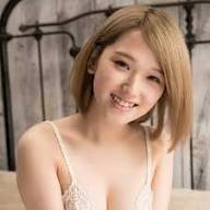 7 ปี โซระ ชิอินะ โซระ ชิอินะ(Sora Shiina) โพสต์ 4 ภาพในทวิตเตอร์วาระครบ 7 ปีในวงการหนังเอวีตั้งแต่ 18 ตุลาคม 2015 สะท้อนให้เห็นความเปลี่ยนแปลงในอาชีพดาราเอวีของเธอที่เริ่มต้นก็คงไม่มีใครนึกว่าดาราที่เปิดตัวกับค่าย Nanpa โดยอ้างว่าเป็นอดีตนักร้องแนวเล่น ...