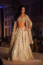 Katrina Kaif Aditya Roy Kapoor Are Perfect Show Stoppers For Manish Malhotra Fashion Sofistycat4u Indian Fashion Indian Outfits Bollywood Fashion