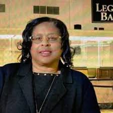 Dee Sims's Instagram, Twitter & Facebook