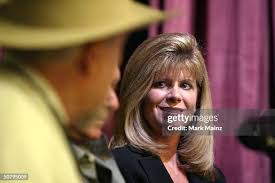 Donna Wildrick's Instagram, Twitter & Facebook