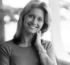 This original Oscars photo from 1972 is not edited. Observe it closely and  try not to gasp>> check the comment👇👇