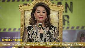 Kalsom abdullah was born circa 1863, to abdullah hj aminuddin (born dato jenaton) and umi salamah @ 0omeye selamah. Sultanah Kalsom Binti Abdullah Alchetron The Free Social Encyclopedia