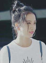 Nàng thơ Jisoo (BLACKPINK) mắc bệnh sưng hạch bạch huyết, những dấu hiệu  không thể bỏ qua