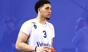 After getting to know each other via instagram, the two met in dallas. Liangelo Ball Biography Height Stats Age Girlfriend Tattoo And Quick Facts Networth Height Salary