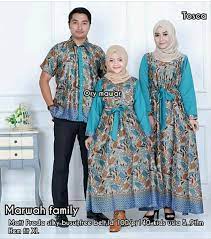 Mengenakan baju couple apalagi yang sudah berkeluarga dan punya anak tentu menghadirkan pengalaman unik dan seru. Baju Couple Muslim Bertiga Family 20 Trend Terbaru Baju Couple Bertiga Ide Baju Couple Jual Baju Muslim Couple Baju Muslim Pasangan Terbaru Di Valeryomt Images