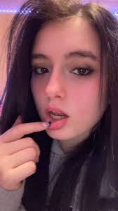 If yo thing bigger than yo phone heart it.. 😌