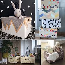 Si vous aimez faire la couture (et vous avez une machine à coudre chez vous), vous pouvez réaliser toutes sortes de sacs de rangement en tissu. Confinement 5 Rangements Diy Pour Les Jouets Des Enfants