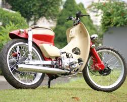 Jual motor bebek modifikasi simple klasik otomotif satu via modifikasimotor10.blogspot.co.id. Foto Modifikasi Honda Astrea Grand Pemenang Kontes