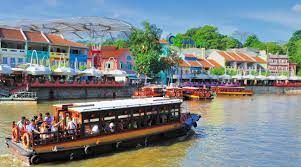 It offers a fitness centre and a rooftop swimming pool. Pesan Paket Singapore River Cruise