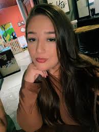 Danielle Almeida (@daniellealmeiddaa)