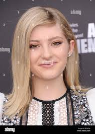 Elizabeth shields hi-res stock photography and images