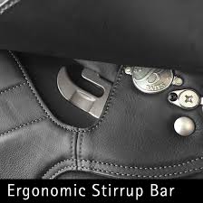 Bates Dressage Wide -koulusatula