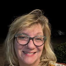 Wir hatten damals in unserem Einkaufszentrum einen Musikladen namens  "Camelot. "