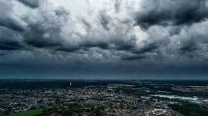 Noodweer teistert nederland in de vorm van hagel, onweer en regen. Code Oranje Beeindigd Noodweer Bleef Uit Nos