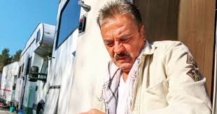 They live in istanbul and have a happy life with two daughters named ada and maya and son named ruzgar. Who Is Mesut Akusta Height Age Series Family